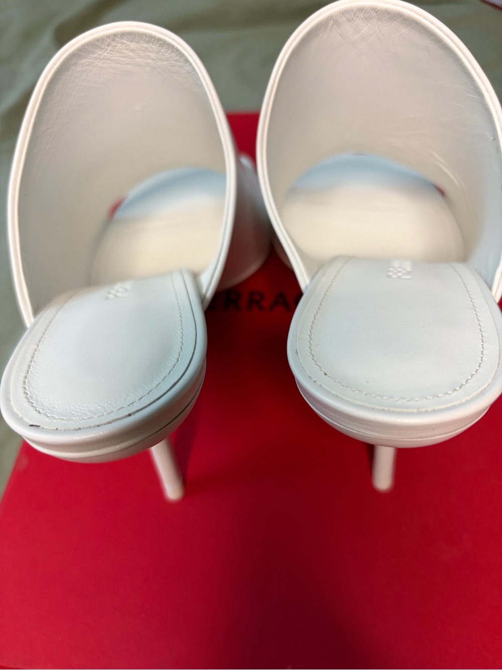 Salvatore Ferragamo ERA 85 White Leather Open-Toe Mules - Picture 2 of 4